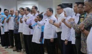 Pj Wali Kota Lantik 12 Komunitas Peduli Sungai Peduli Banjir di Palembang