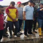 Gotong Royong Tingkat Kota Palembang di Sungai Kangkang Kelurahan 14 Ulu Kecamatan Seberang Ulu Dua, Asisten II Rudi Setiawan Apresiasi Warga Sekitar