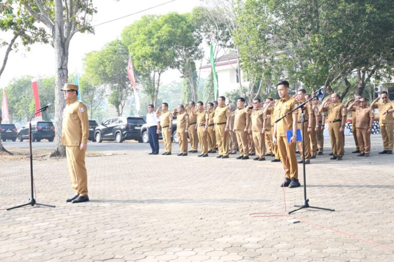 Pj Bupati Banyuasin Pimpin Apel Gabungan Dan Ikrar Netralitas Pegawai Pemkab Banyuasin