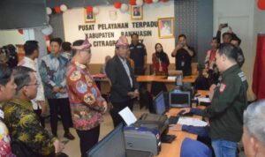 Pj Bupati Banyuasin Sambut Sekjen Ombudsman RI Di Gerai Pelayanan Terpadu Citra Grand City