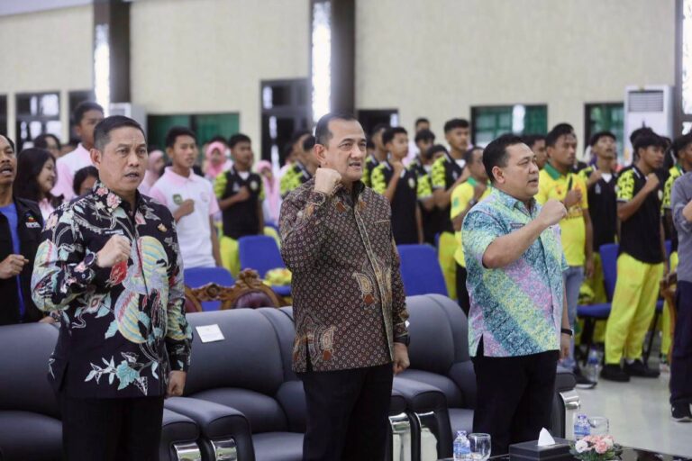 Sekda Edward Candra Lepas Kontingen Pra-POPNAS Sumsel 2024 ke Solo