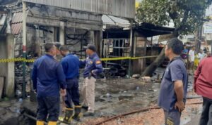 Satu Keluarga Tewas Usai Bengkel dan Rumah di Jalan Perintis Kemerdekaan Terbakar