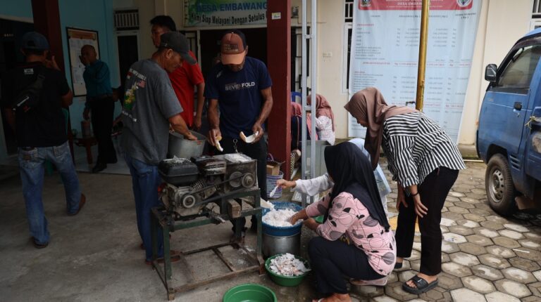 Tingkatkan Kesejahteraan Masyarakat, Gelar Pelatihan Pengolahan Madu hingga Penanganan Hama