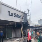 Warung Kaki Lima di Jalan Sumpah Pemuda Terbakar, Sambar Butik La Sabelle