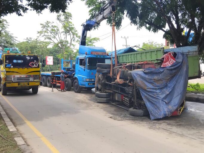 Kecelakaan Beruntun di Jalan Soekarno-Hatta Palembang