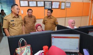 Kunjungi Diskominfo, Pj Walikota Cek Pelayanan Siaga Call Center 112