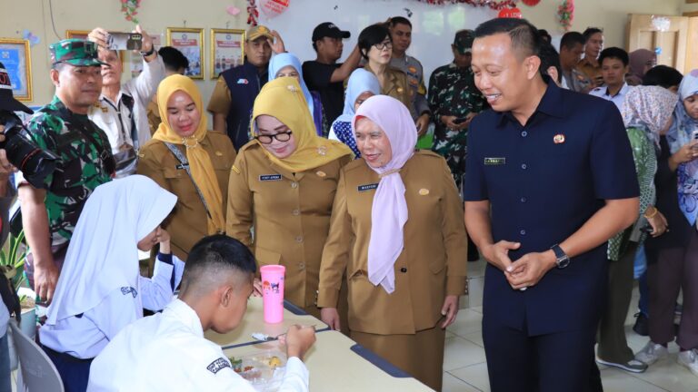 Kadisdik Palembang Pastikan Program Makan Bergizi Gratis Berjalan Lancar