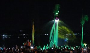 Palembang Sukses Gelar Pertunjukan Flyboard with Bodylighting