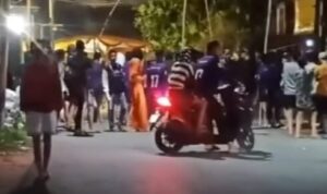 Aksi Tawuran di Jalan Sultan Agung, Dua Kelompok Remaja Saling Lempar Botol Berisi Api