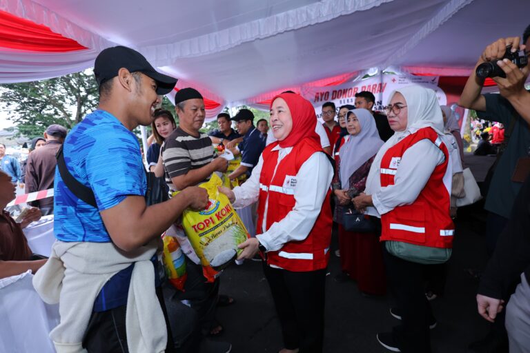 Gerimis di Kambang Iwak, Pendonor Tetap Ramai