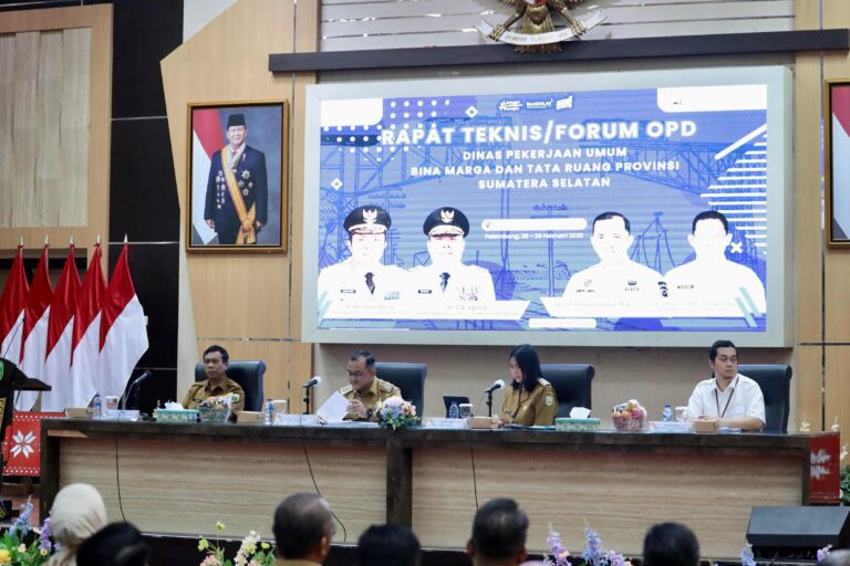 Sekda Edward Chandra Buka Rapat Teknis Sinkronisasi Program Bidang Kebinamargaan dan Tata Ruang