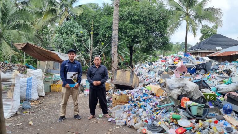 Cerita Sarjianto Sukses Raup Cuan dari Rongsok