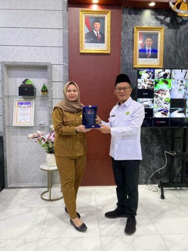 Syafitri Irwan Dinobatkan Jadi Anggota Kehormatan HBC Palembang