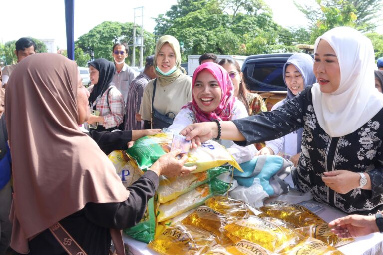 Feby Deru Buka Operasi Pasar Ramadhan 2025