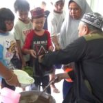 Bagikan Bubur Suro Gratis Jelang Buka Puasa