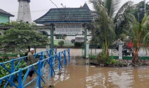 Bronjong Penahan Tanah Hancur, Masjid Ki Muara Ogan Terancam Roboh