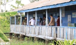 Sekda Aprizal Tinjau Sekolah Miring