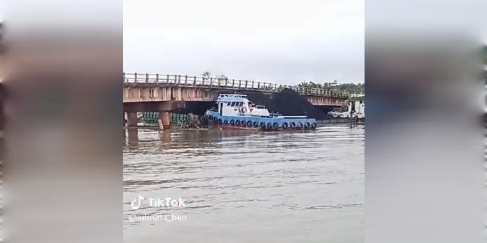 Tongkang Batubara Nyangkut di Jembatan Bentayan, KSOP Palembang Sebut Pengawasan Berada di BPTD Sumsel