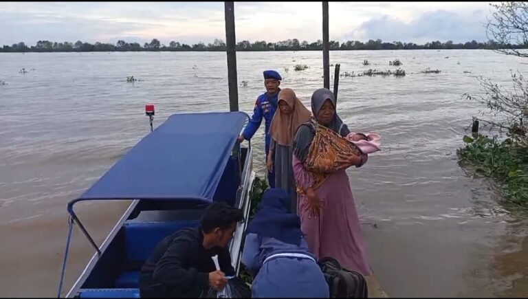 Polairud Layani Masyarakat Perairan, Melahirkan Hingga Jemput Pulang ke Rumah