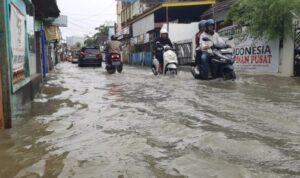 Hujan Semalaman, Palembang Dikepung Banjir