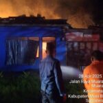 Tim Damkar Muba Berhasil Padamkan Kobaran Api di Rumah Herianto