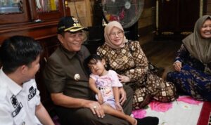 Bupati Toha Kunjungi Bocah Pengidap Jantung Bocor