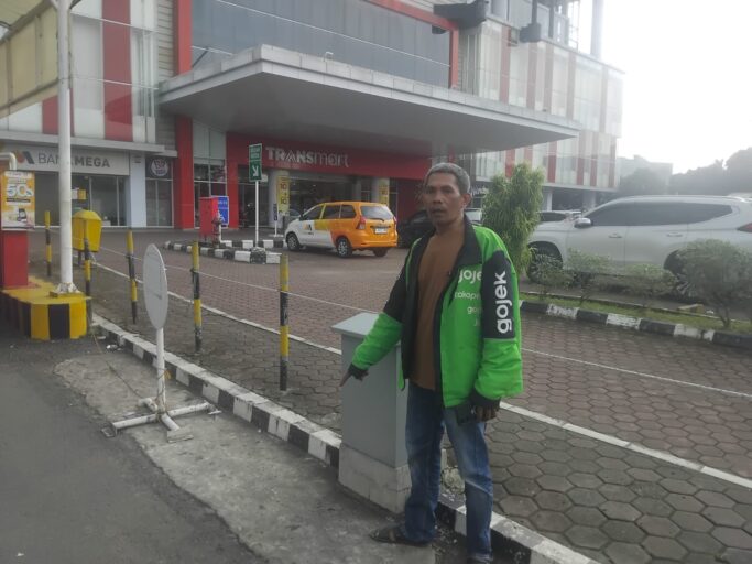 Antar Orderan Makanan, Motor Ojol Hilang di Pintu Masuk Transmart Palembang