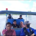 Personel Polairud Pos Pangkalan Sandar Upang Antar Pasien Kelenjar Tiroid ke Rumah Sakit