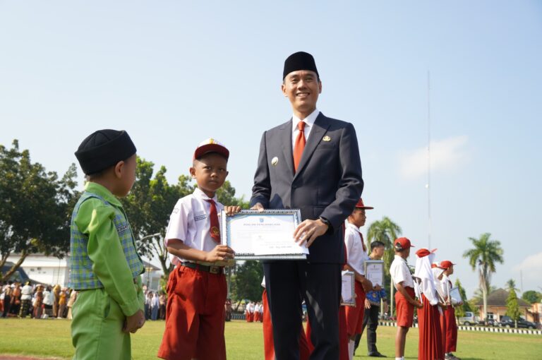 Peringati Hardiknas dan Hari Otonomi Daerah, Soroti Pendidikan dan Inovasi Daerah