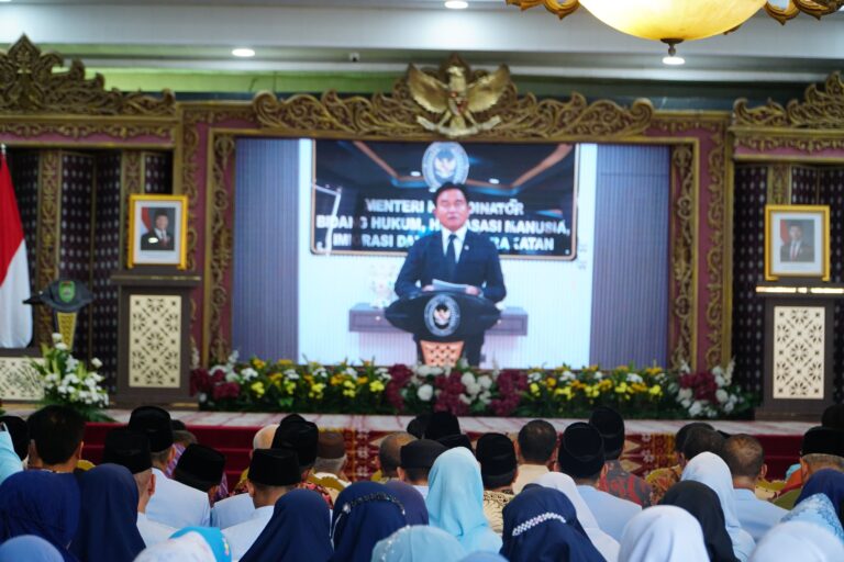 Menko Yusril Ihza Puji Keseriusan Gubernur Herman Deru