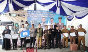Pemkab OKI Beri Penghargaan Wajib Pajak Teladan