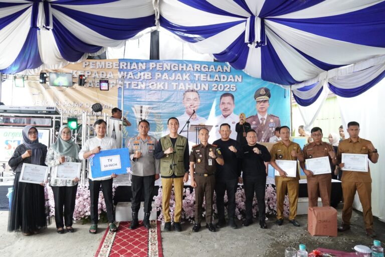 Pemkab OKI Beri Penghargaan Wajib Pajak Teladan
