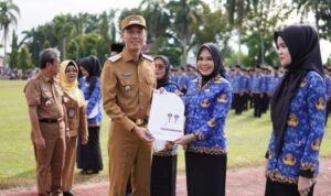 Bupati Muchendi Lantik 490 PPPK, Ingatkan Soal Amanah dan Profesionalisme