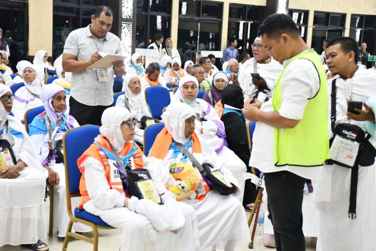 Lepas Keberangkatan Kloter 15 Embarkasi Palembang