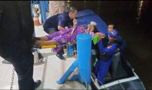 Ambulance Apung Polairud Pos Pangkalan Sandar Upang Evakuasi Bumil Melahirkan Bayi Sungsang