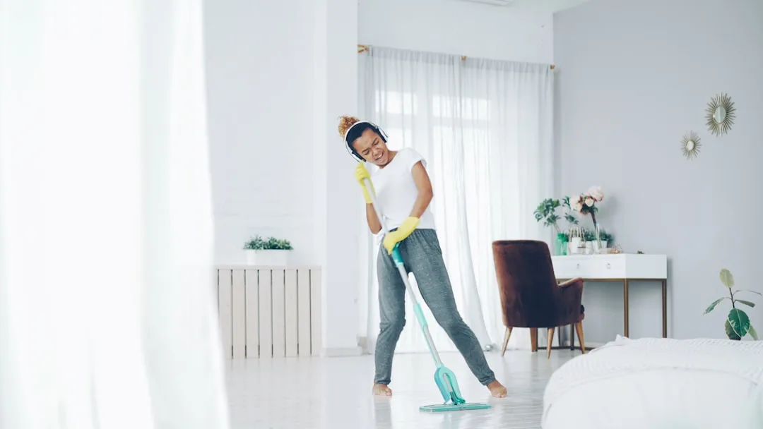Part-Time Cleaners vs. Specialized Deep Cleaning: Managing Expectations