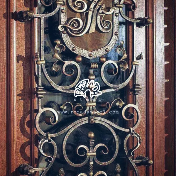 Pintu Utama Artikel dengan Emblem