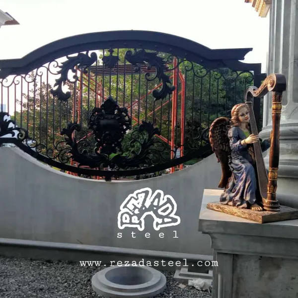 Pagar Lengkung Semi Klasik