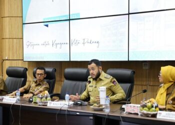 Fadly Amran Soroti Pungli, Pelayanan Publik, PPDB 2025 dan Isu-Isu Strategis di Rapat Bulanan OPD Pemko Padang