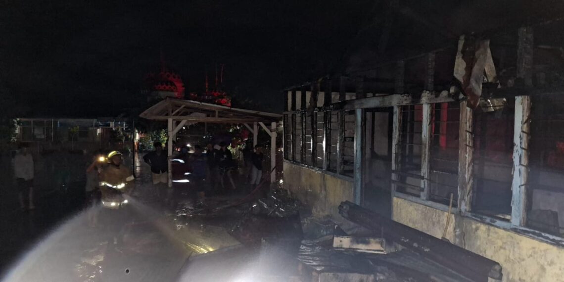 Bangunan Bekas Kantor Jorong di Koto Sani  Hangus Terbakar