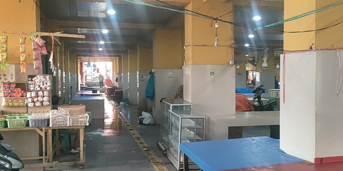 Pedagang di Lokasi Khusus Pasar Ikan Kota Solok Mengaku Sepi Pembeli dan Omset Turun