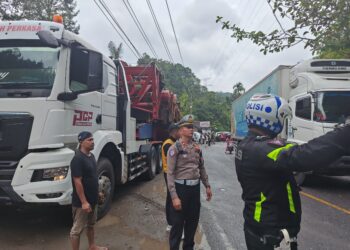 Lalu Lintas di Palupuh Agam Kembali Normal Setelah Lima Jam Lumpuh Total