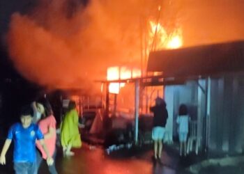 Si Jago Merah Hanguskan Rumah dan Toko Pancingan di Padang