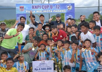 Walikota Padang Tutup KNPI Cup U-12 2025, SSB Kladentis Raih Juara Taklukan IFA Indarung Lewat Adu Penalti