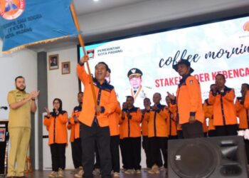 Kukuhkan Pengurus FKSB Kota Padang 2025-2030, Walikota Fadly Amran: Kesiapsiagaan dari Lingkungan Terkecil