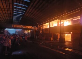 Kebakaran Hanguskan Pertokoan Pasar Payakumbuh, Belasan Toko Ludes