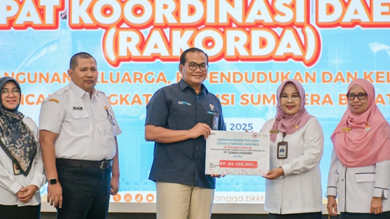 PT Semen Padang Salurkan Bantuan Stunting Sebesar Rp80,5 Juta Bagi 9 Ibu Hamil dengan Kondisi KEK
