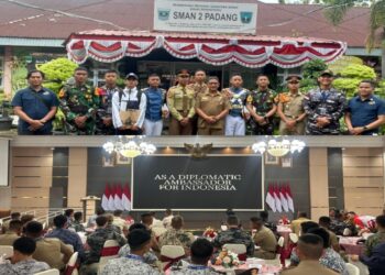 Taruna TNI AL dan Delegasi APCS 2025 Kunjungi SMA 1 dan 2 Padang, Motivasi Generasi Muda Cinta Bahari