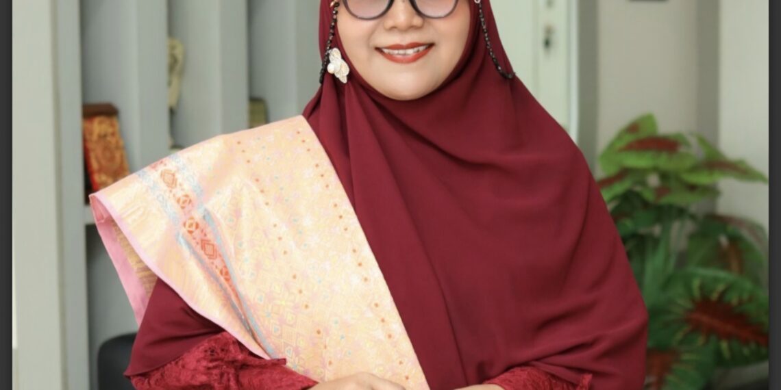 Prof. Dr. Ike Revita Sah Jabat Dekan FIB Unand