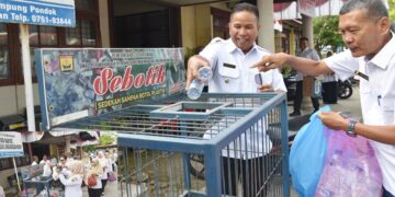 Kota Pariaman Gencarkan Program “Sedekah Botol Plastik” untuk Atasi Sampah